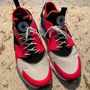Nike Huarache Ultra Siren Red